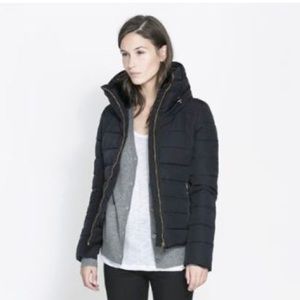 Funnel neck, down black jacket
